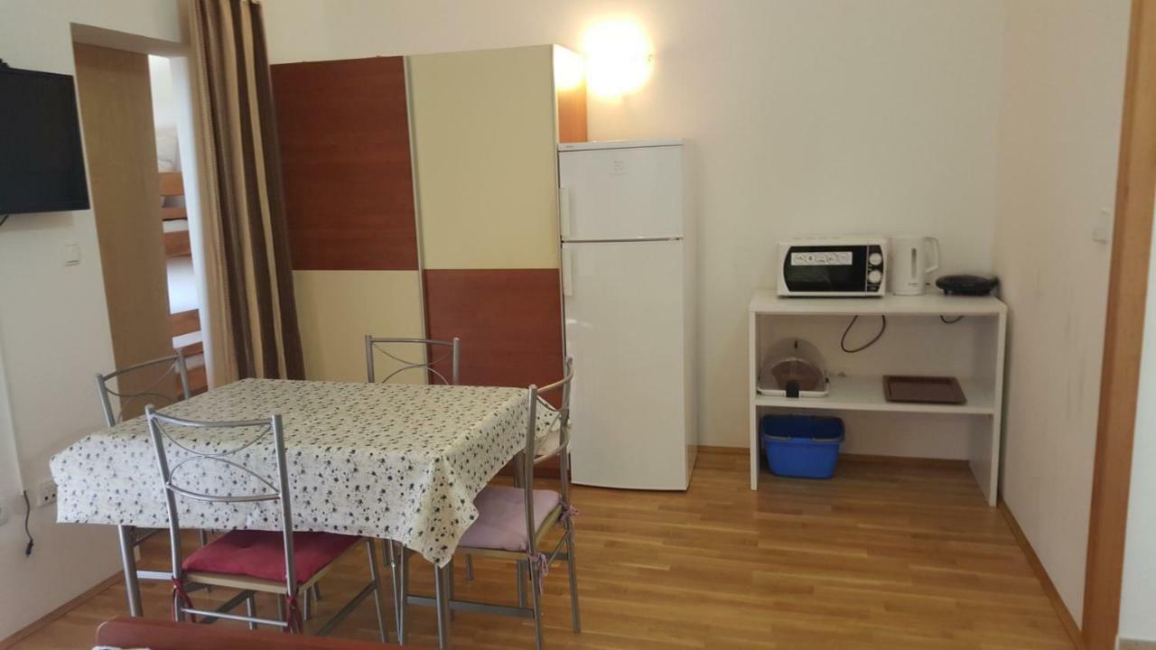 Apartmani Vesna Pinezići エクステリア 写真