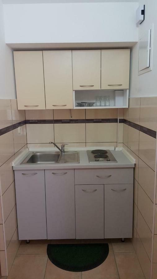 Apartmani Vesna Pinezići エクステリア 写真