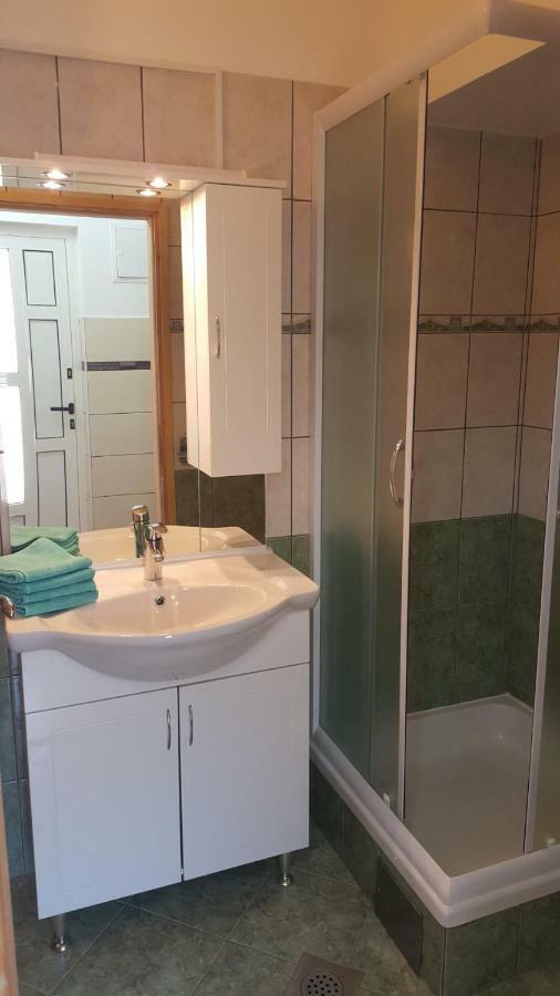 Apartmani Vesna Pinezići エクステリア 写真